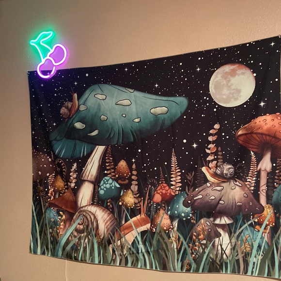 Bundle!! Mushroom tapestry with neon LED cherry sign - Picture 2 of 3